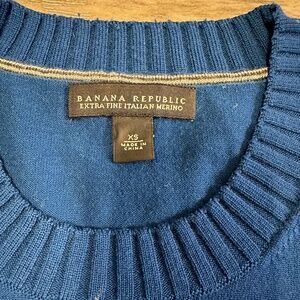 Women's blue Banana Republic merino sweater